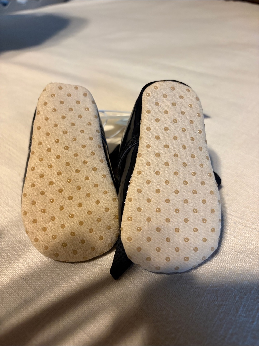 Cat & Jack Black Patent Baby Bow Tie Shoes - Picture 2 of 4